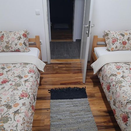 Chalets & Rooms Carda Sebesfok Bezdan Ngoại thất bức ảnh