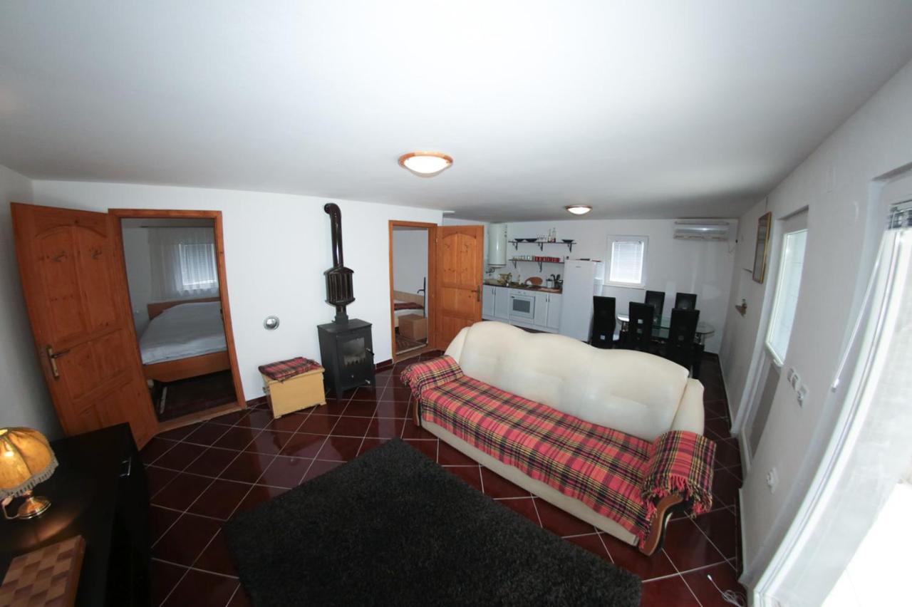 Chalets & Rooms Carda Sebesfok Bezdan Ngoại thất bức ảnh