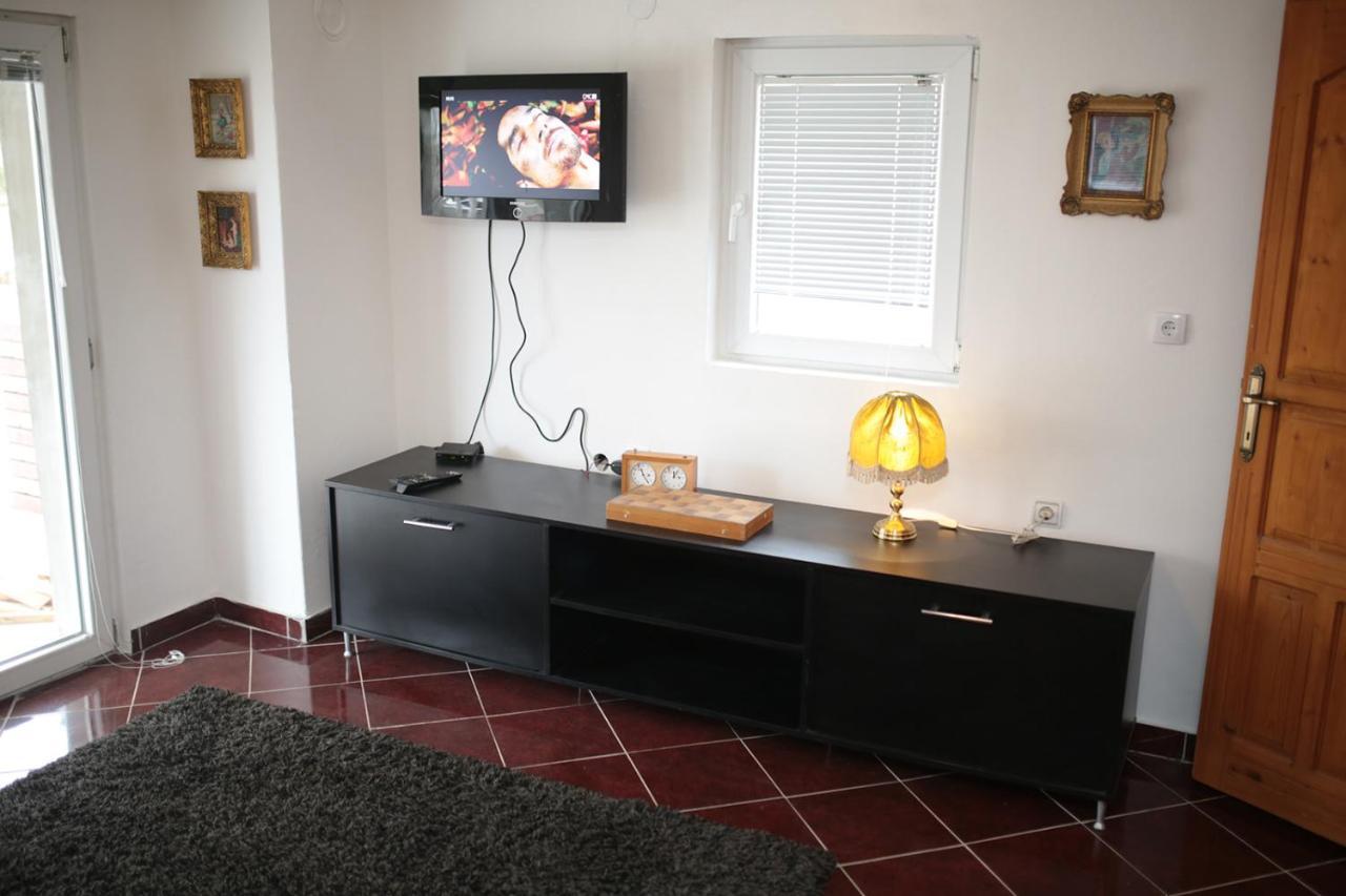 Chalets & Rooms Carda Sebesfok Bezdan Ngoại thất bức ảnh