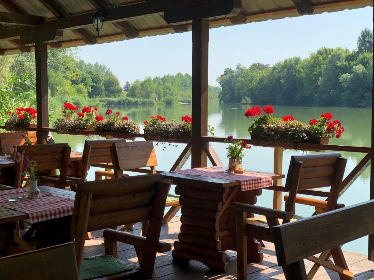 Chalets & Rooms Carda Sebesfok Bezdan Ngoại thất bức ảnh