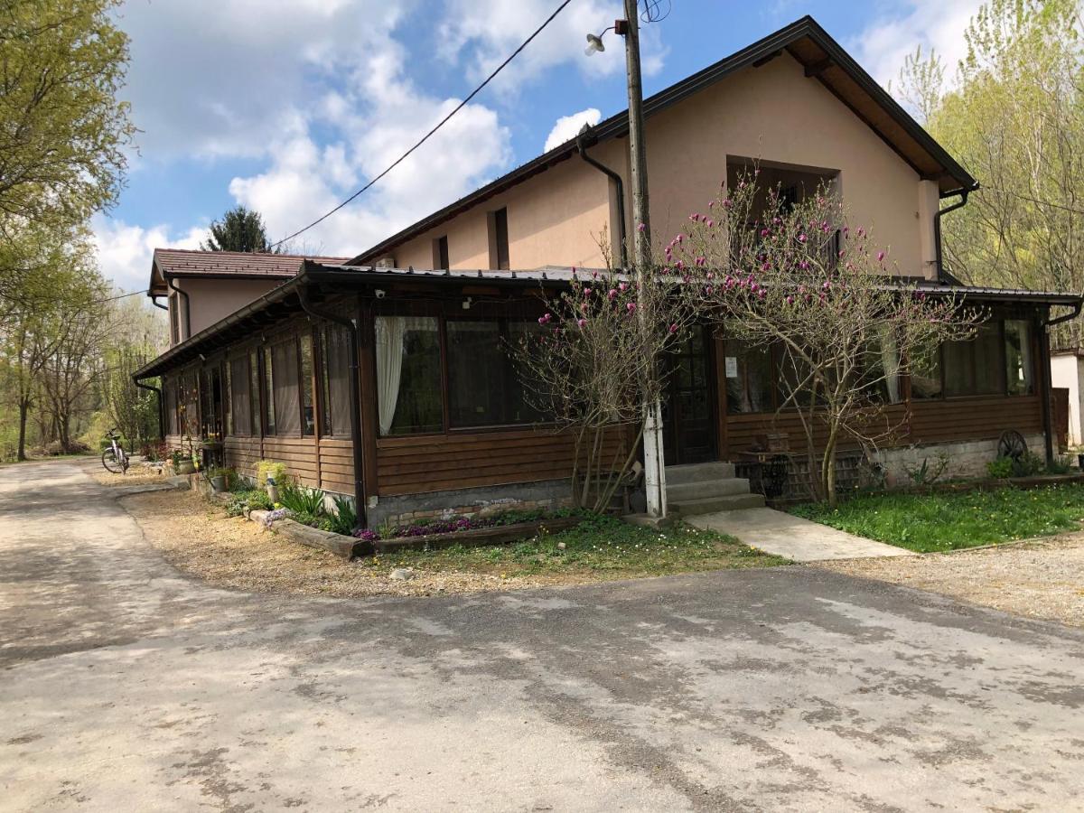 Chalets & Rooms Carda Sebesfok Bezdan Ngoại thất bức ảnh