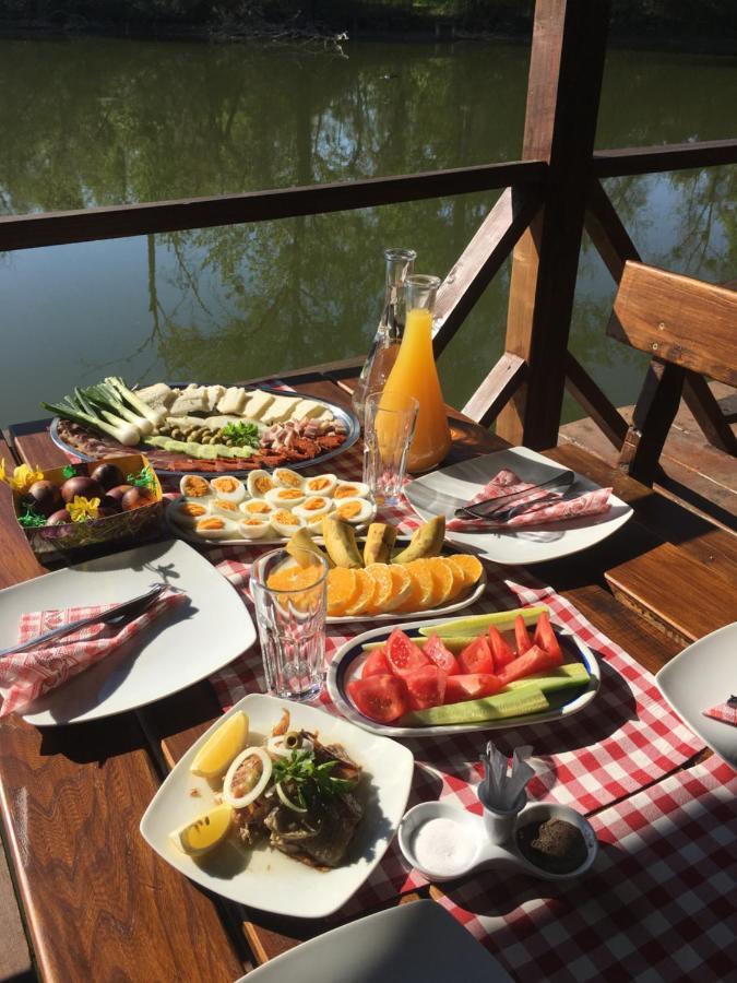 Chalets & Rooms Carda Sebesfok Bezdan Ngoại thất bức ảnh